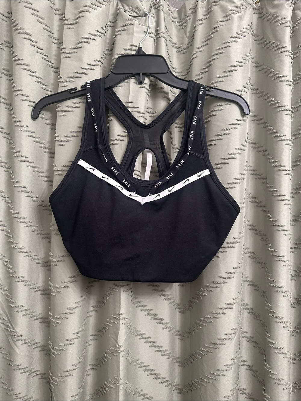 Nike sports bra size L
Can be used as a tank for hot yoga